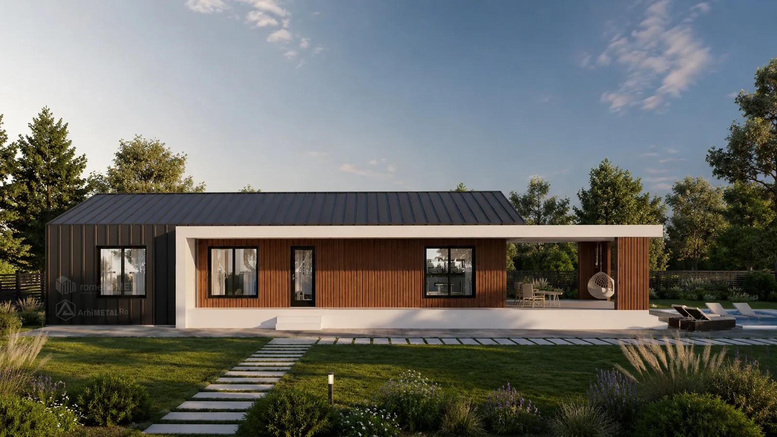Casa Viviana văzută frontal, cu placarea de lemn și tabla închisă la culoare