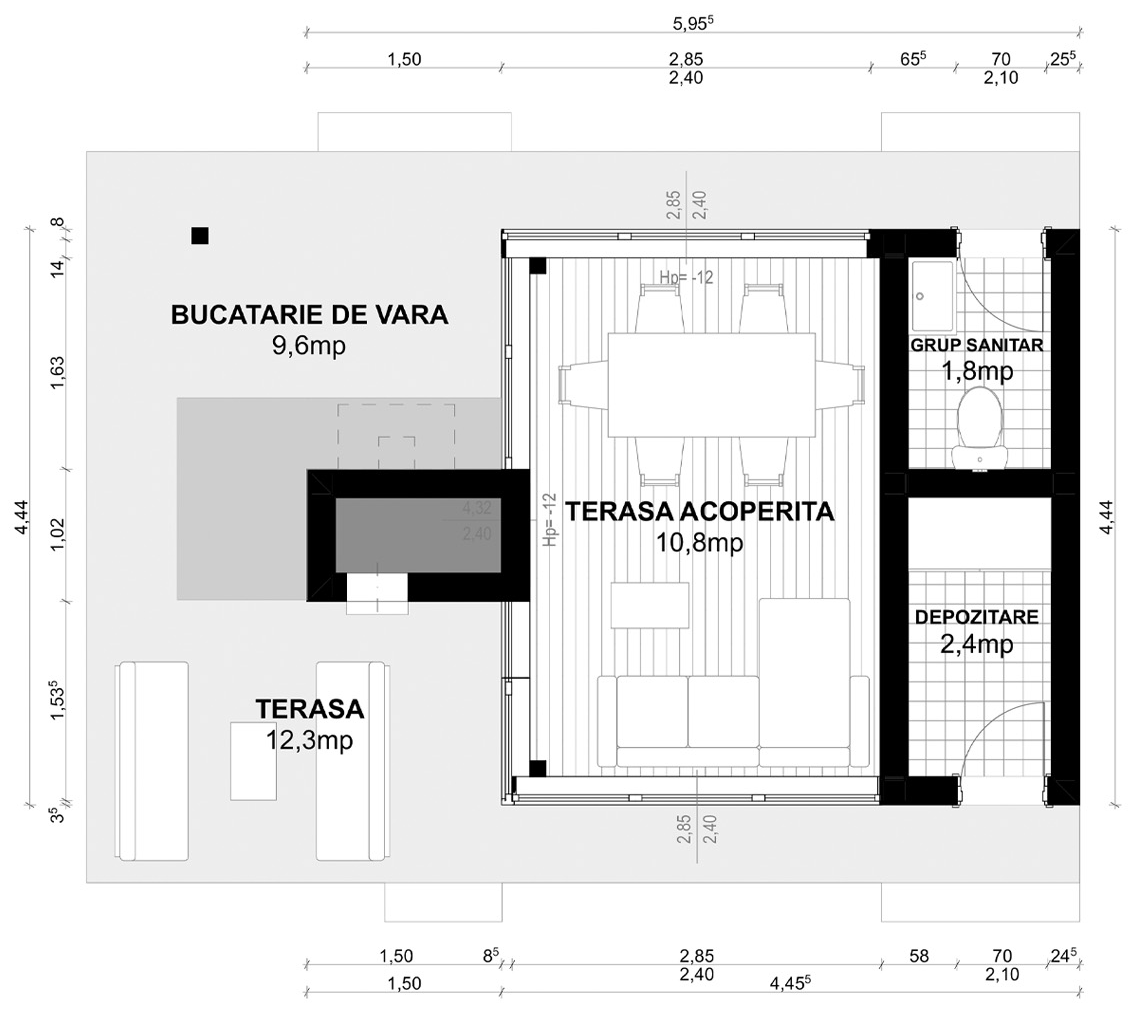 Planul modulului BT-002: terasă acoperită, grup sanitar, depozitare, bucătărie de vară și terasă, cu cote