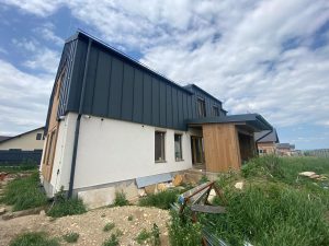 Cât rezistă o casă pe structură metalică în funcție de materiale și execuție