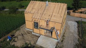 Comparație între casă structură metalică și construcție clasică din cărămidă