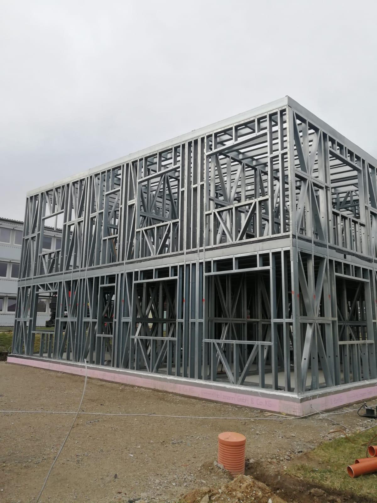 Casă eficientă energetic construită modern de RomeHome